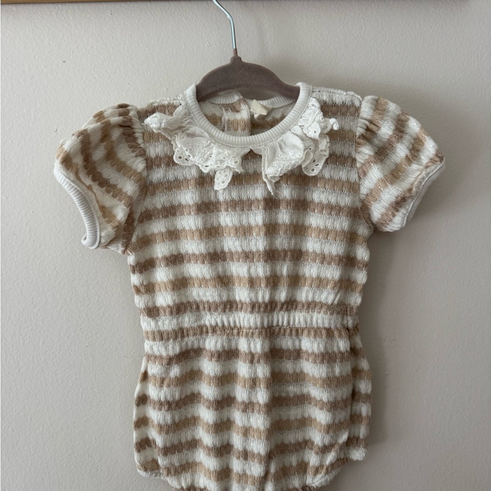 Snug 12m knit tan and white stripped bubble